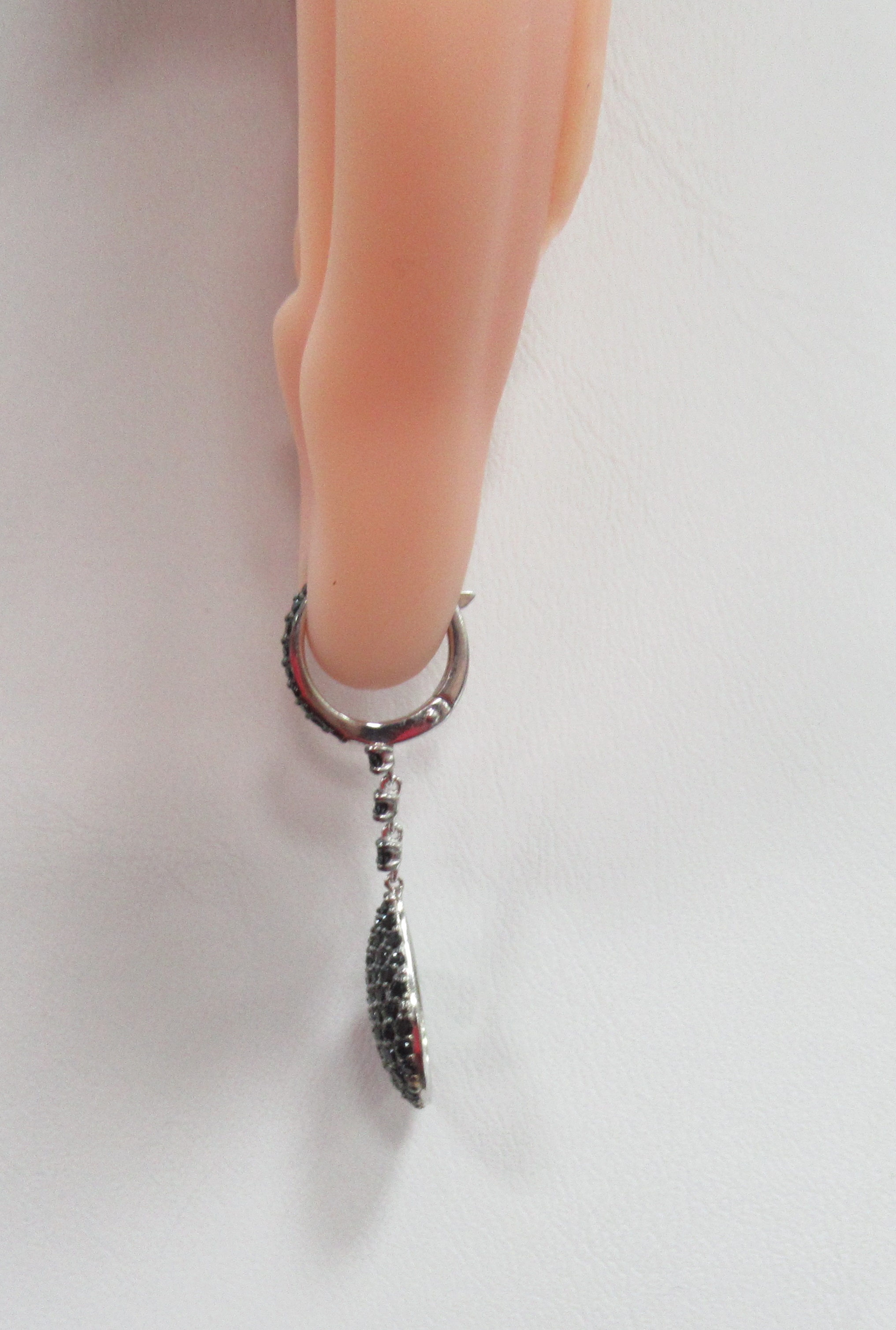 Серебряные серьги со шпинелью